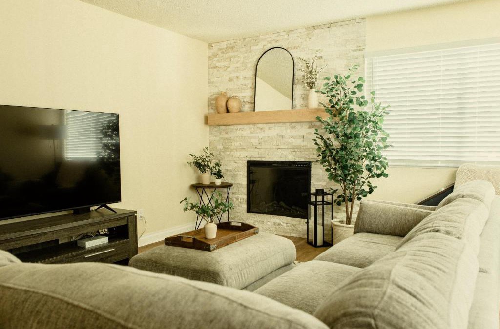 Placentia House | Cozy Family Home - 20 Mins from Disneyland