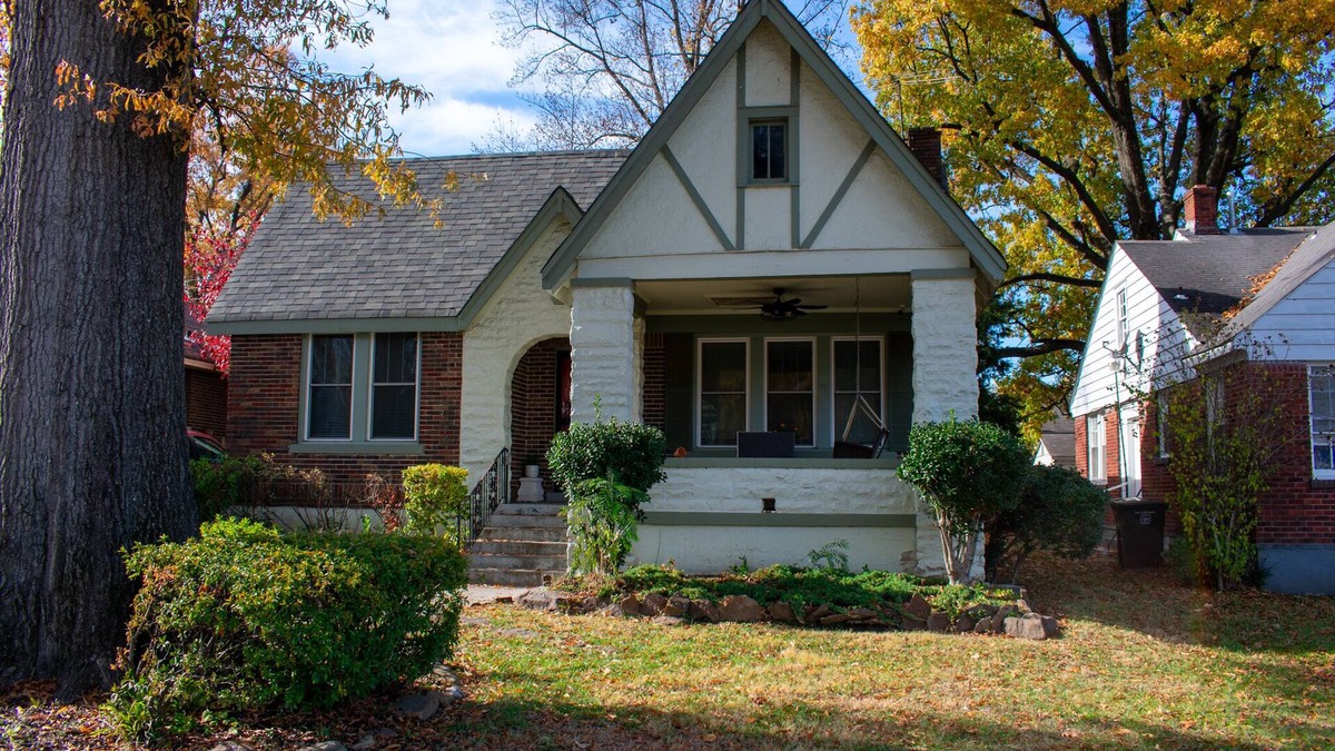 Vollintine-Evergreen House | Cozy family home in midtown, minutes from downtown Memphis, & Rhodes college