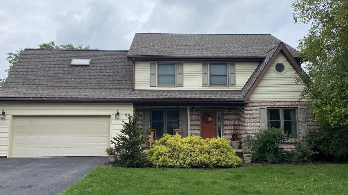 State College House | Cozy family home close to Beaver Stadium and Waffle Shop!