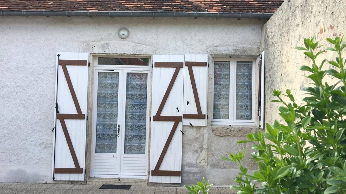 Chailles Cottage | Cozy Family Home with Fireplace near Loire Castles and Beauval Zoo