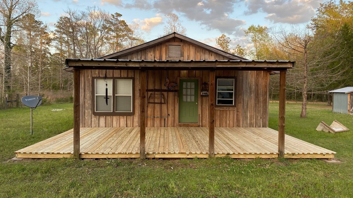 Call Cabin | Cozy Farm Cabin in the Woods