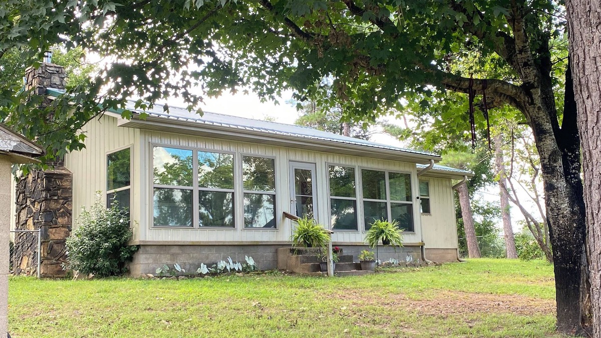 Saint Joe House | Cozy Farm House 2-bedroom house with AC in Saint Joe