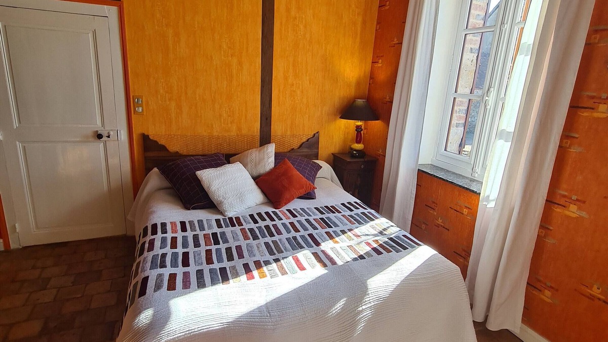 Bonnee Bed & Breakfast | Cozy farm room with terrace, parking, and summer kitchen