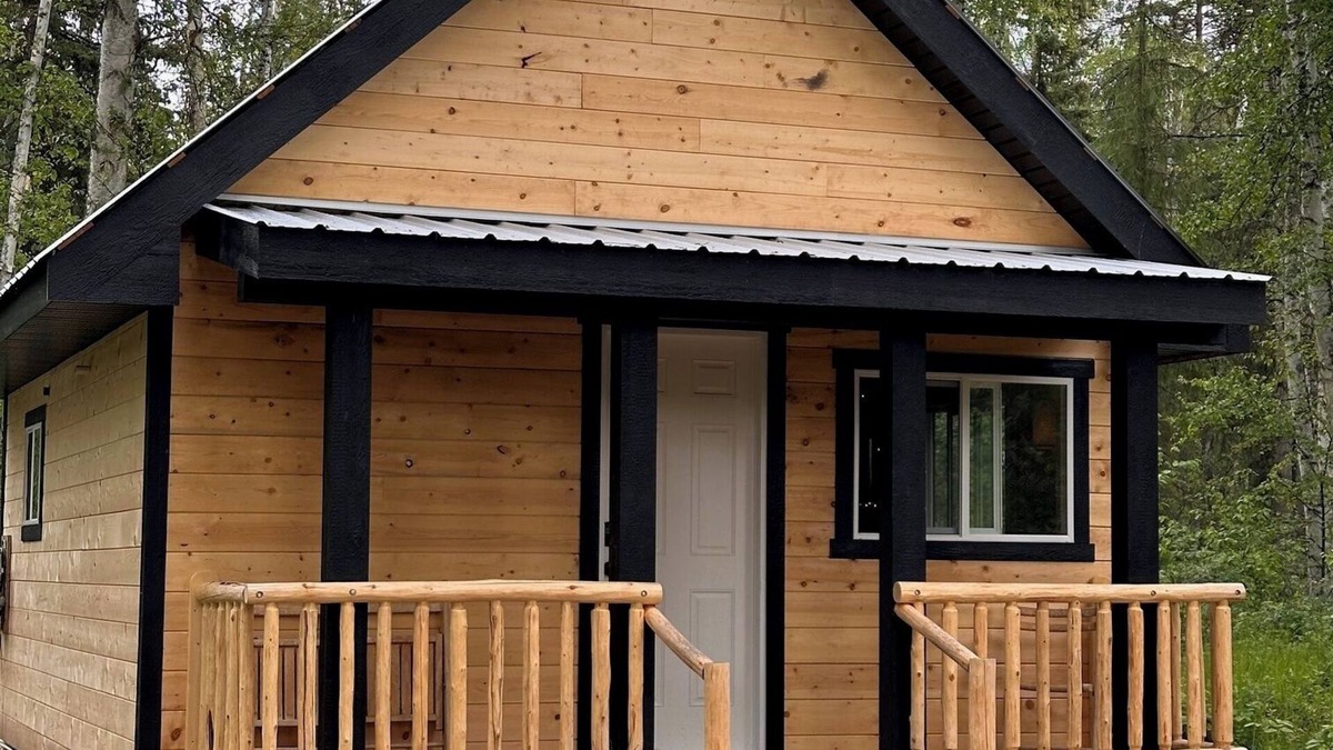 Vavenby Cabin | Cozy Farm Stay Forest Cabin