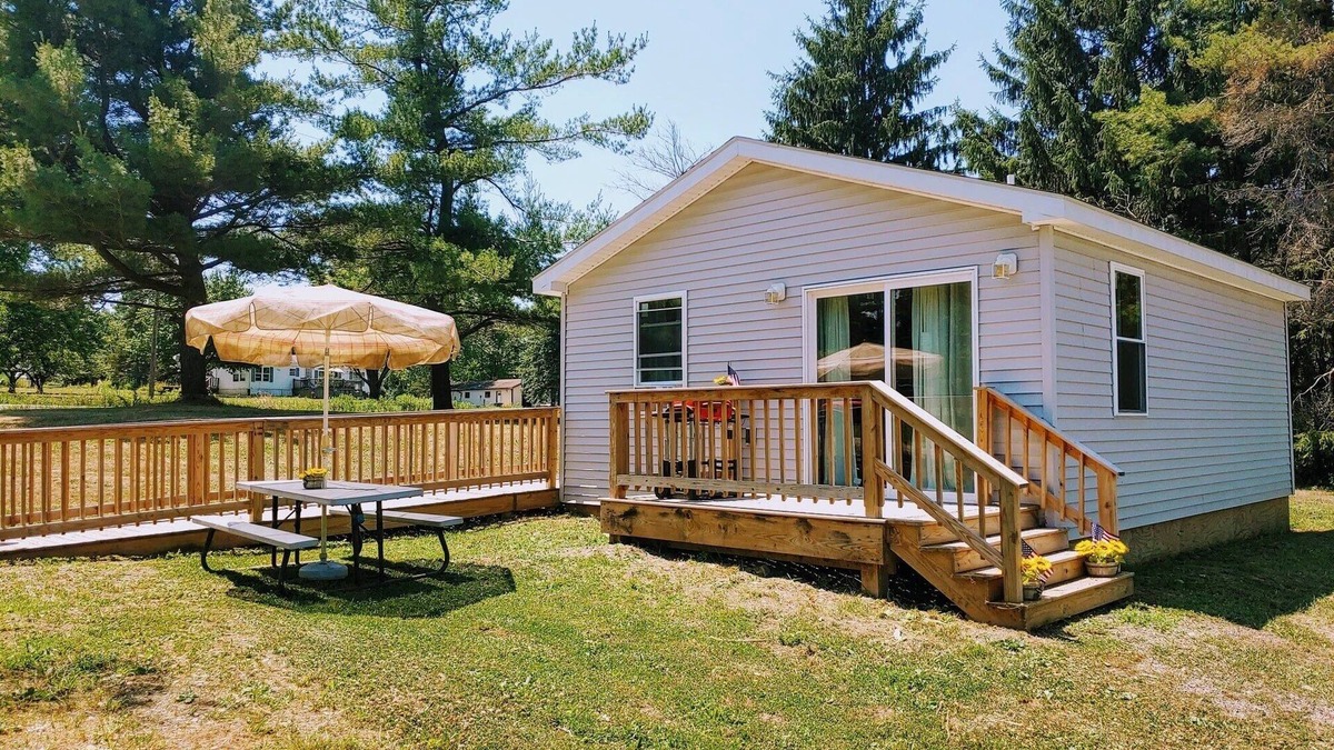 Hammondsport Cottage | Cozy Farm Stay Near Keuka Lake/No Cleaning Fee/Pet Friendly/Wi-Fi + More!