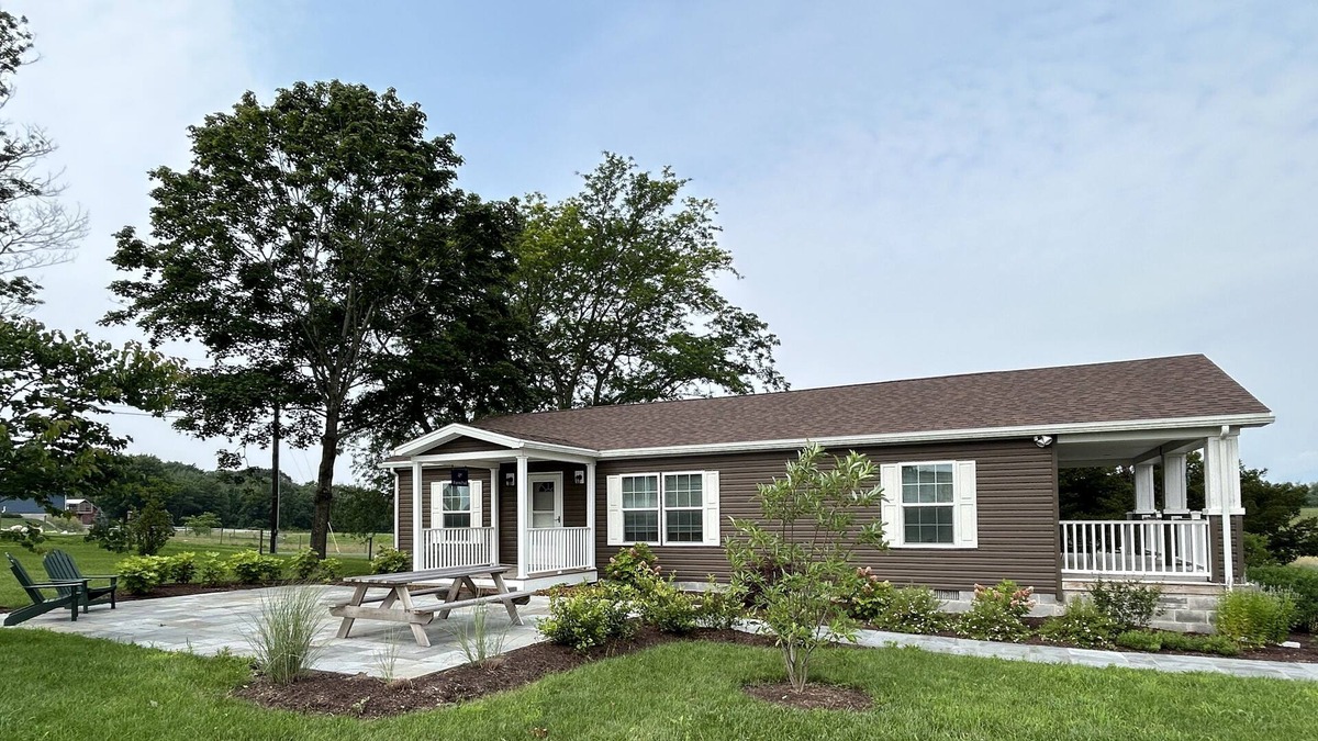 Germantown House | Cozy farm stay with mountain views!