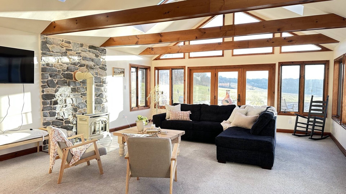 Refton House | Cozy Farmhouse in Lancaster