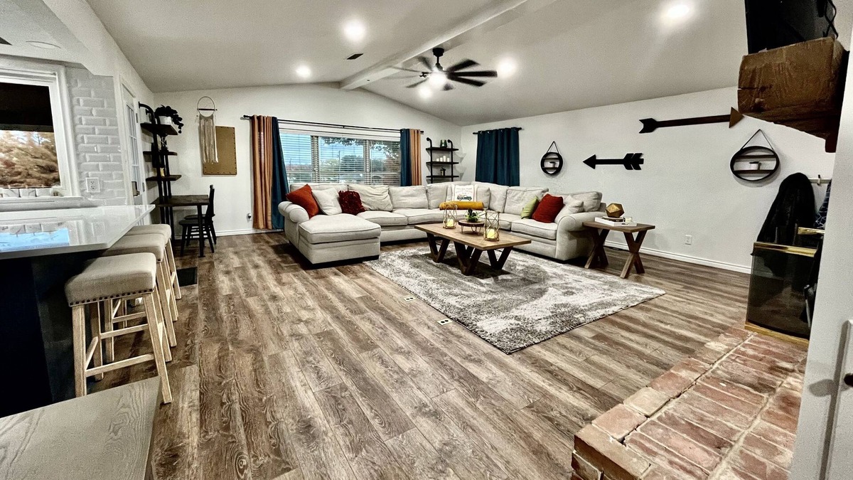 Rockwall House | Cozy Farmhouse on almost 2 Acres