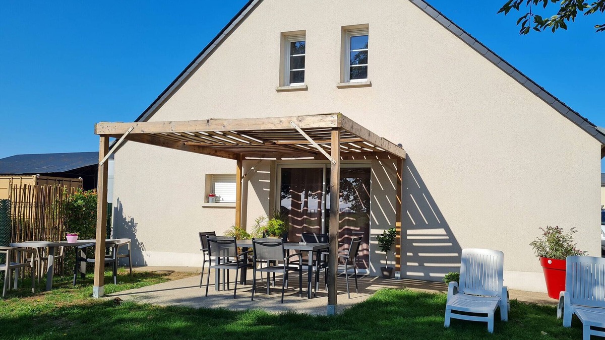 Cravant Cottage | Cozy Farmhouse Stay: 5 Guests, Scenic Views, Near Loire Valley Castles