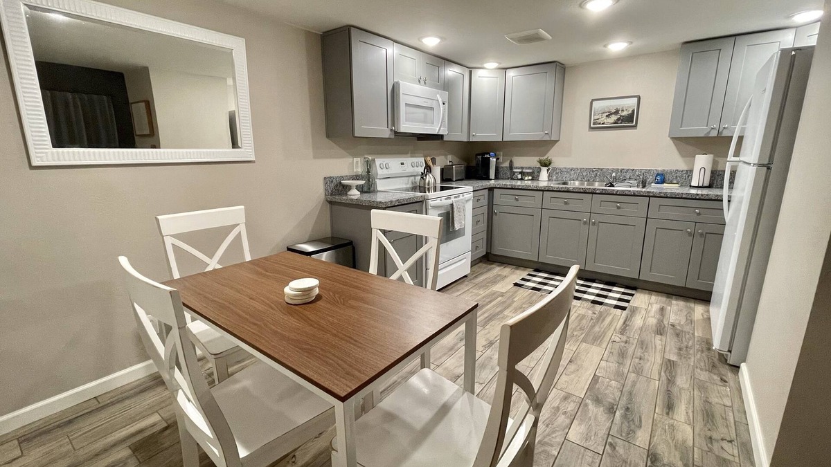 Prescott Valley Units Apartment | Cozy FarmHouse EntireApt 1-Bed/1-Bath