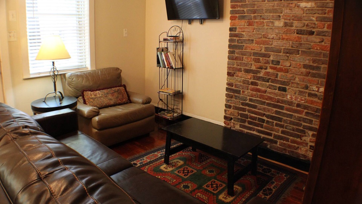 Fells Point Apartment | Cozy Fells Point Gem/In The Heart of Fells Point