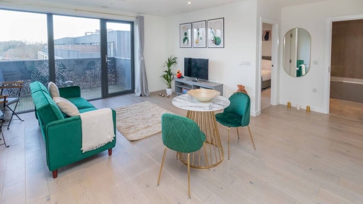 West Hill Apartment | Cozy flat 15 mins walk to Wimbledon Park 20 mins walk to Wimbledon Tennis Court.