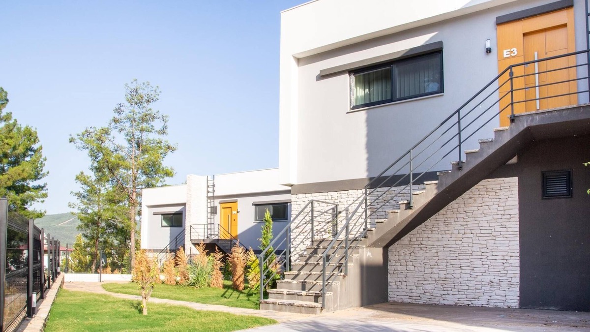 Milas House | Cozy Flat w Garden 1 min to Beach in Milas