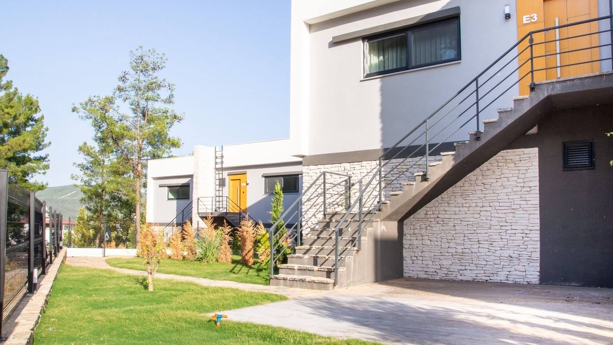 Milas House | Cozy Flat w Garden 1 min to Beach in Milas