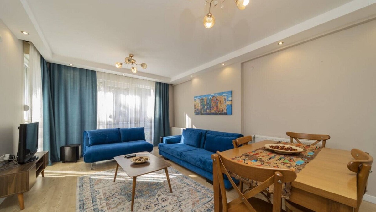 Liman Mahallesi Apartment | Cozy Flat with Balcony near Beach in Konyaalti