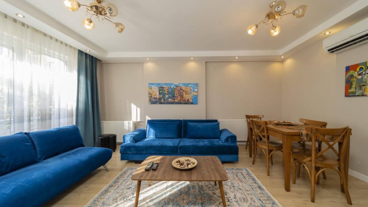 Liman Mahallesi Apartment | Cozy Flat with Balcony near Beach in Konyaalti