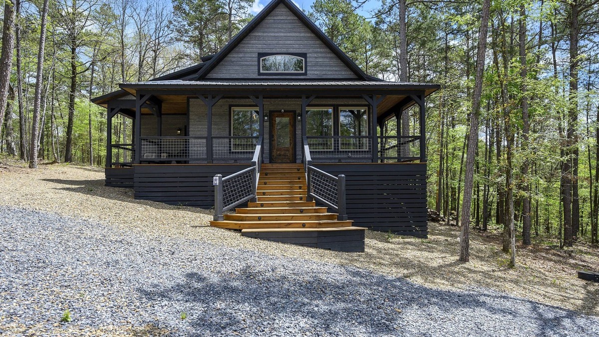 Octavia Cabin | Cozy Forest Cabin w/Nature Views & Peaceful Vibes | Birdwatcher's Paradise