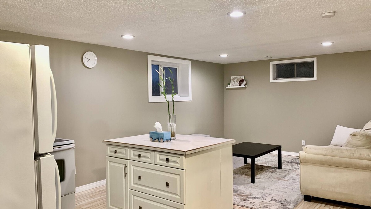 Calgary House | Cozy, friendly, and roomy!