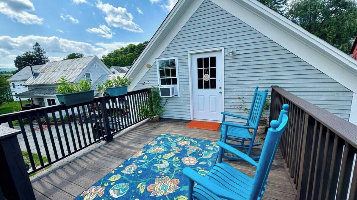 Bradford Apartment | Cozy, furnished apartment for short-mid term stays