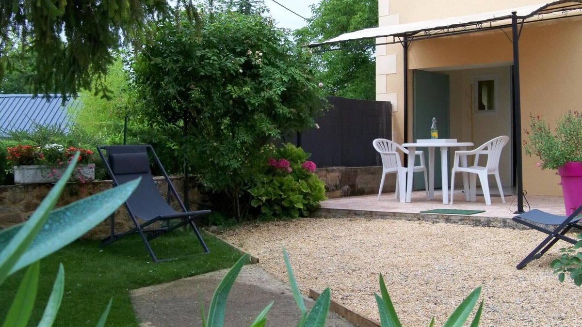 Cherveix-Cubas Cottage | Cozy gîte for 4, terrace, near outdoor activities, WiFi, parking in Cherveix-Cubas