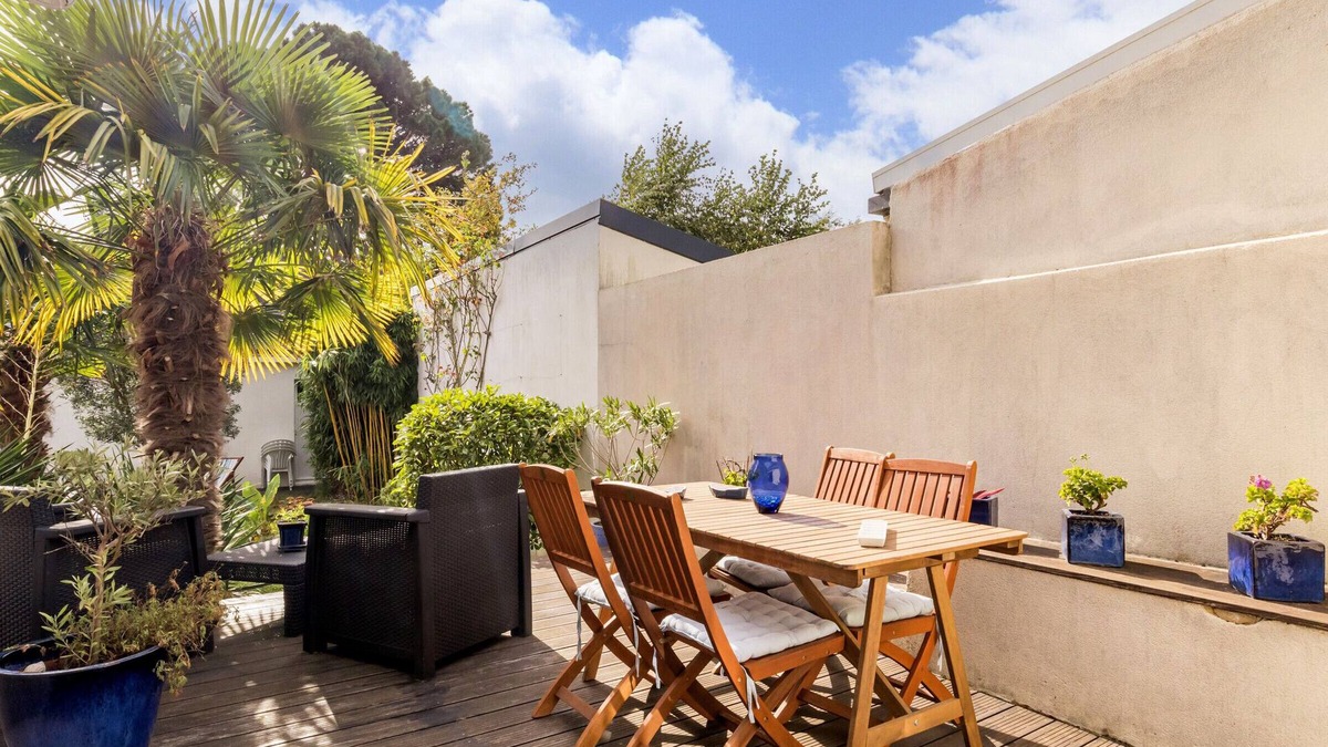 Guerande Cottage | Cozy Gîte Near Guérande: 3BR, WiFi, 1km to Shops, 2km to Beaches, Private Parking & Garden