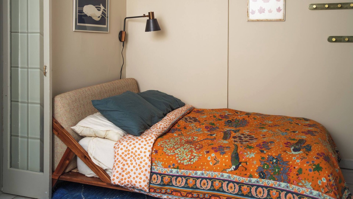 Clinton Hill Apartment | Cozy Garden Apartment in Pre War Row House with gym