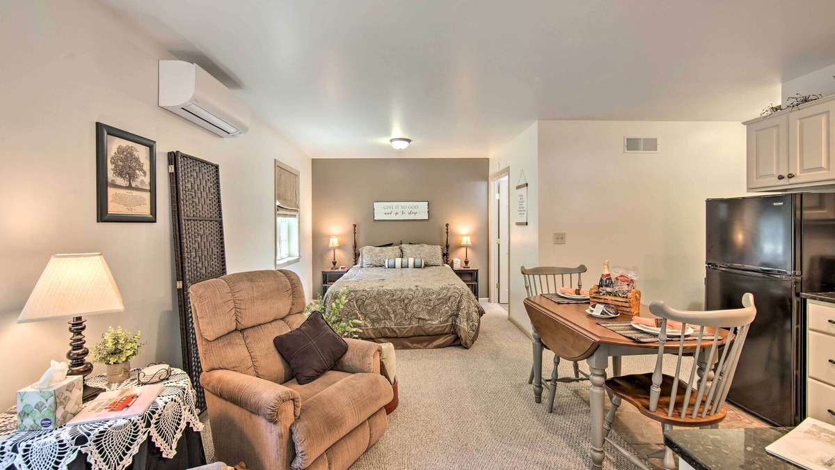 New Holland Apartment | Cozy 'Garden Room' in Welsh Mountain Suites!