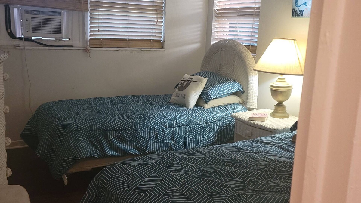 Discovery Bay Condo | Cozy Garden Unit in Lucaya area is a 2 minute walk to the spectacular beach.
