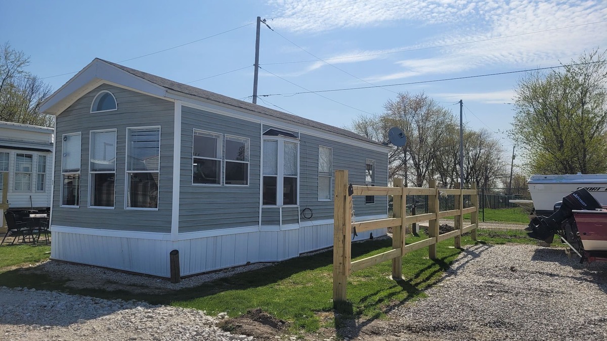 Port Clinton House | Cozy get away lot 1 birding view, nature walk, restaurants, beaches, dock sm fee