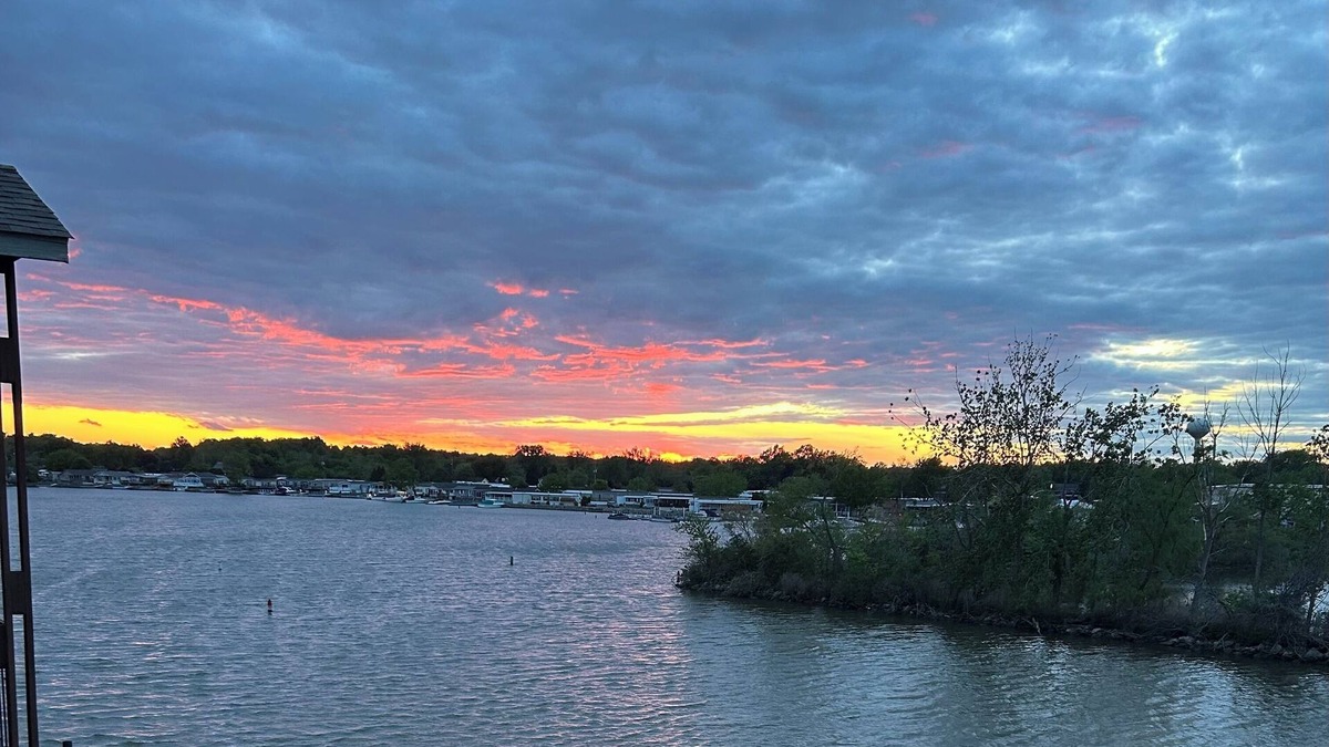 Gypsum Condo | Cozy Get Away - Relaxing Views, Beautiful Catabwa Island