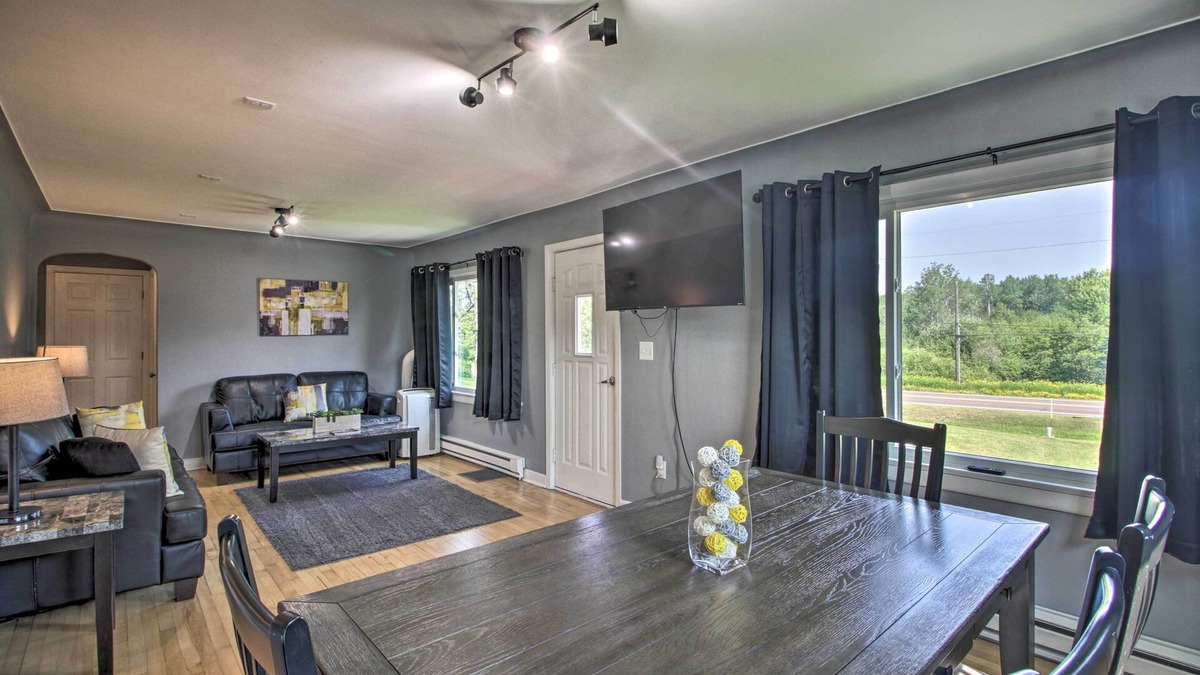 Hermantown Cottage | Cozy Getaway: 5 Miles to Duluth & Lake Superior!