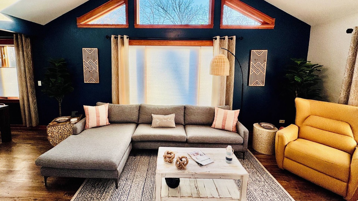 Twin Lakes House | Cozy Getaway by the Laken