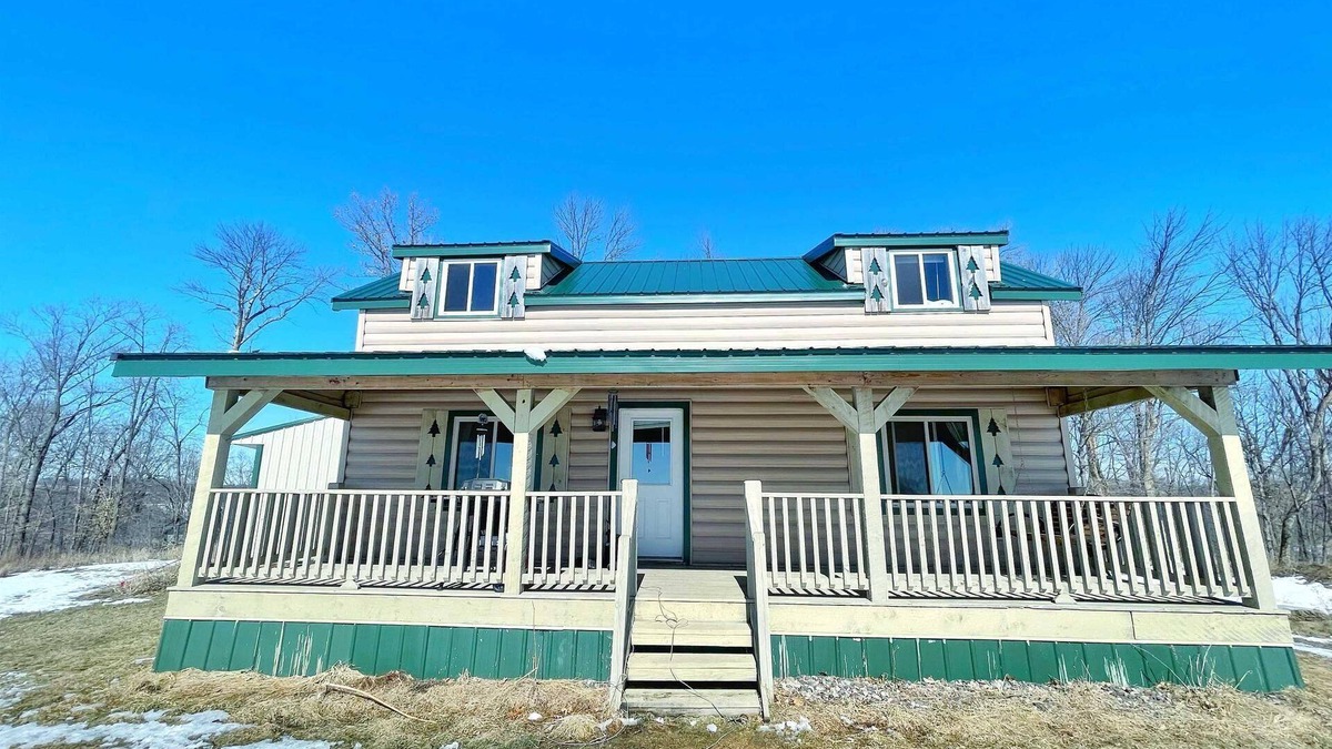 Waukon Cabin | Cozy getaway cabin with Amazing Panoramic views!
