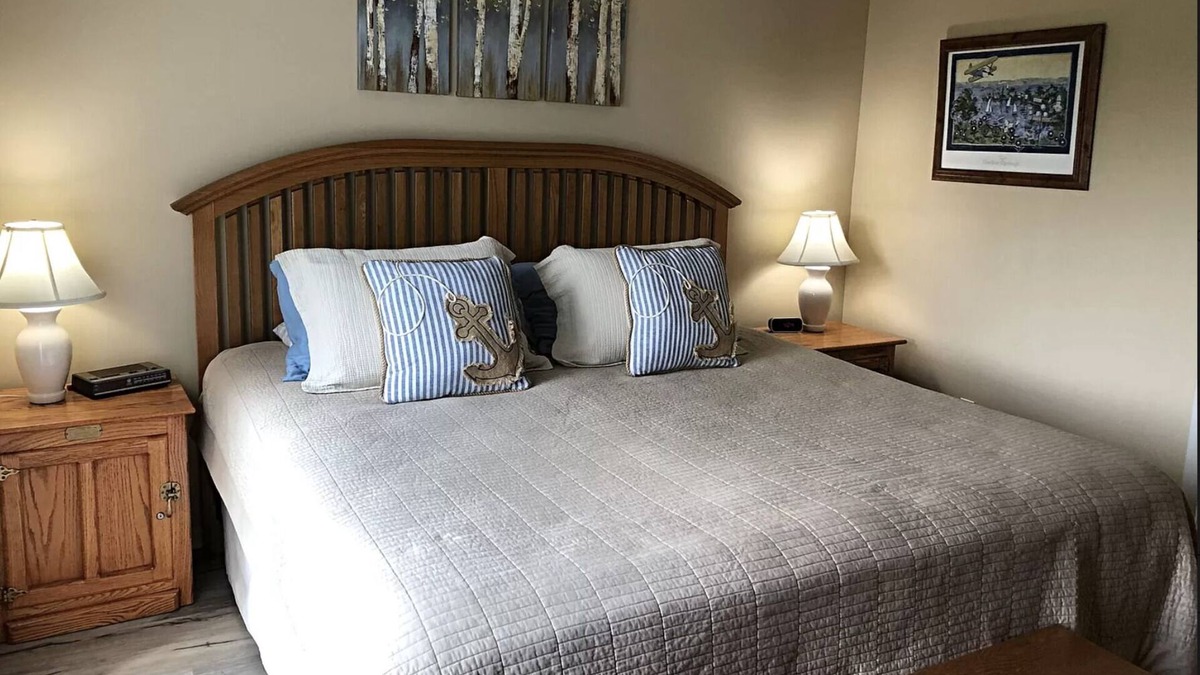 Harbor Springs Condo | Cozy Getaway Near All the FUN! Harbor Springs/Petoskey
