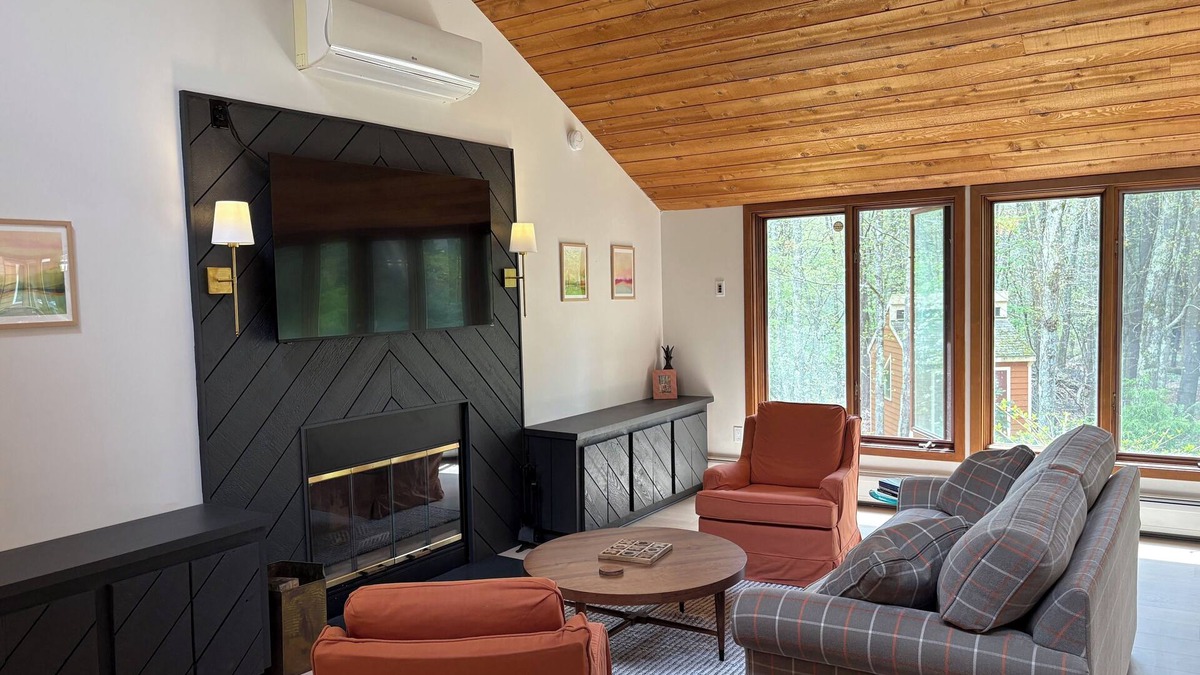 Goshen House | Cozy Getaway near Lake & Skiing; 2 min walk to lake; 10 mins to Mohawk Mountain