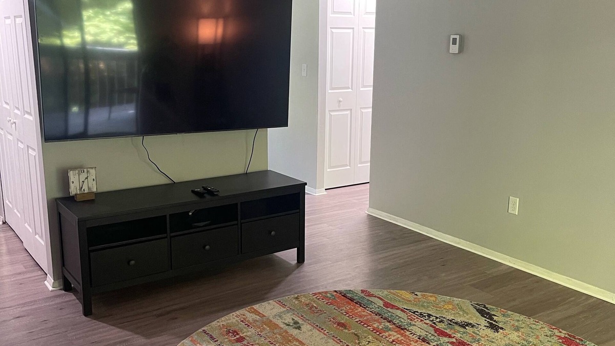 Middletown Apartment | Cozy Getaway w/lots of Natural Light :) 5 mins to adventures