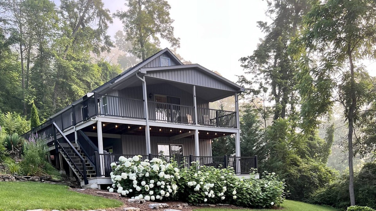 Mattawana Cabin | Cozy getaway with spa close to Juniata River and Raystown..
