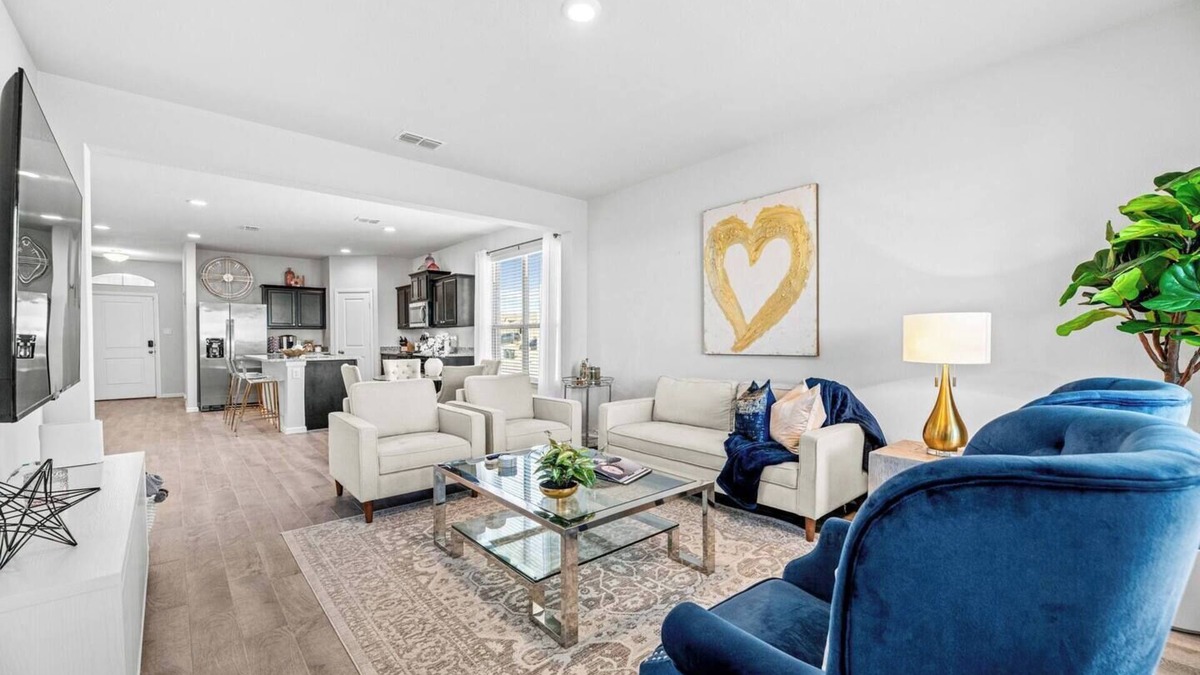 Fort Worth House | Cozy Glam Haus | 3BD 20 min from downtown