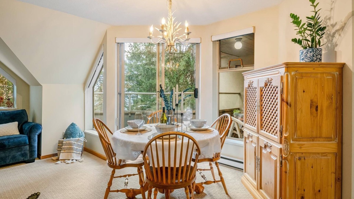 Blackcomb House | Cozy GlenEagle Townhome | Walk to Lake & Gondola