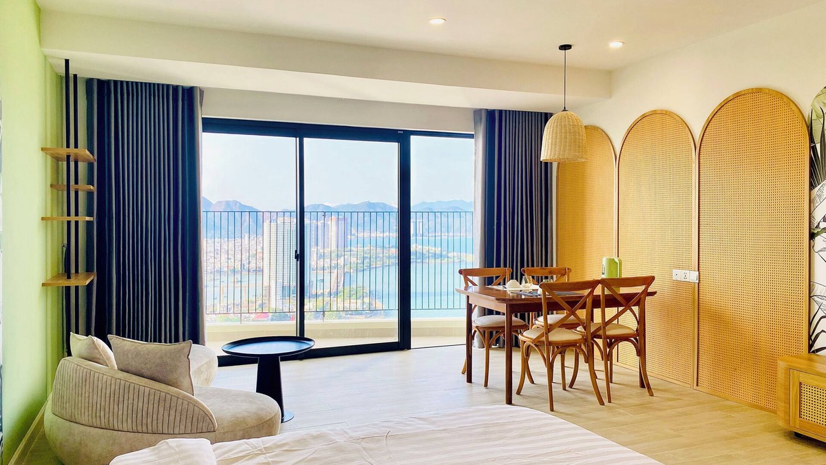 Tran Phu Beach Apartment | Cozy GoldCoast OceanView