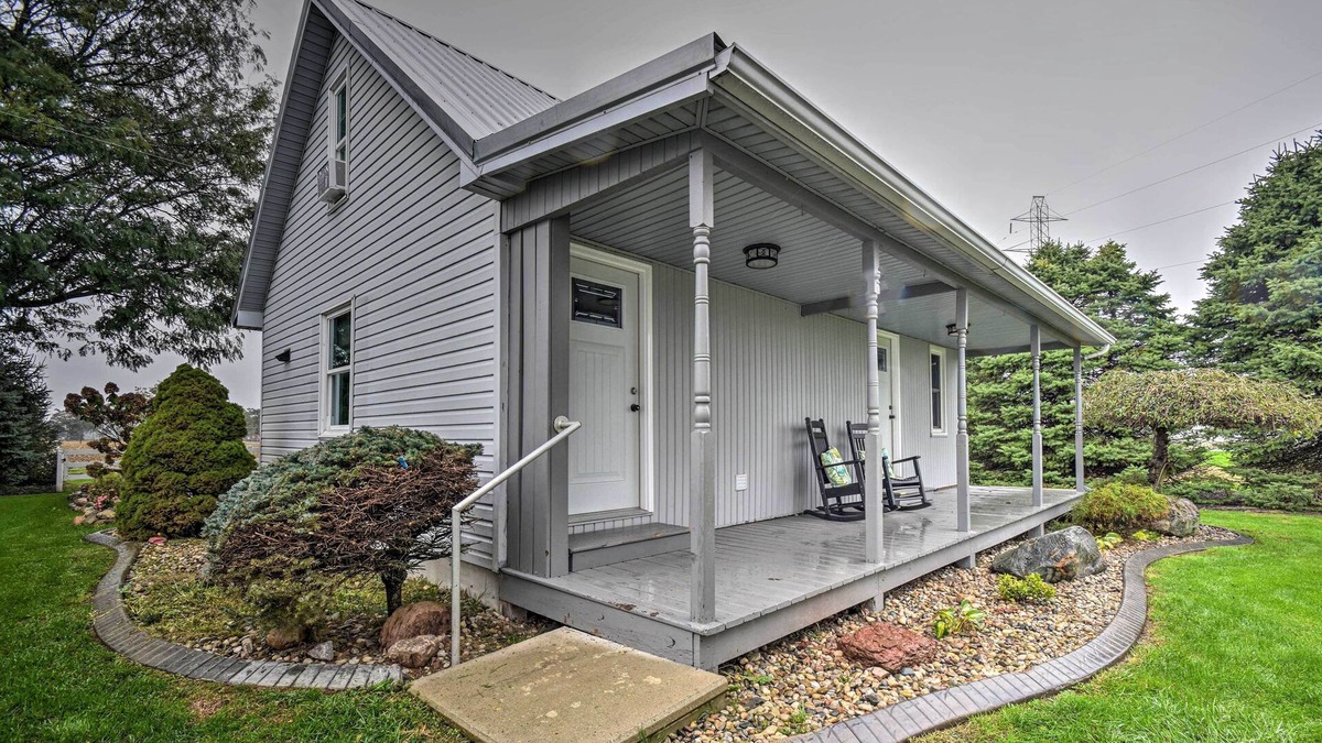 Goshen House | Cozy Goshen Farmhouse ~ 9 Mi to Amish Acres