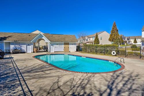 Greensboro House | Cozy Greensboro Townhome with Community Pool and Grill