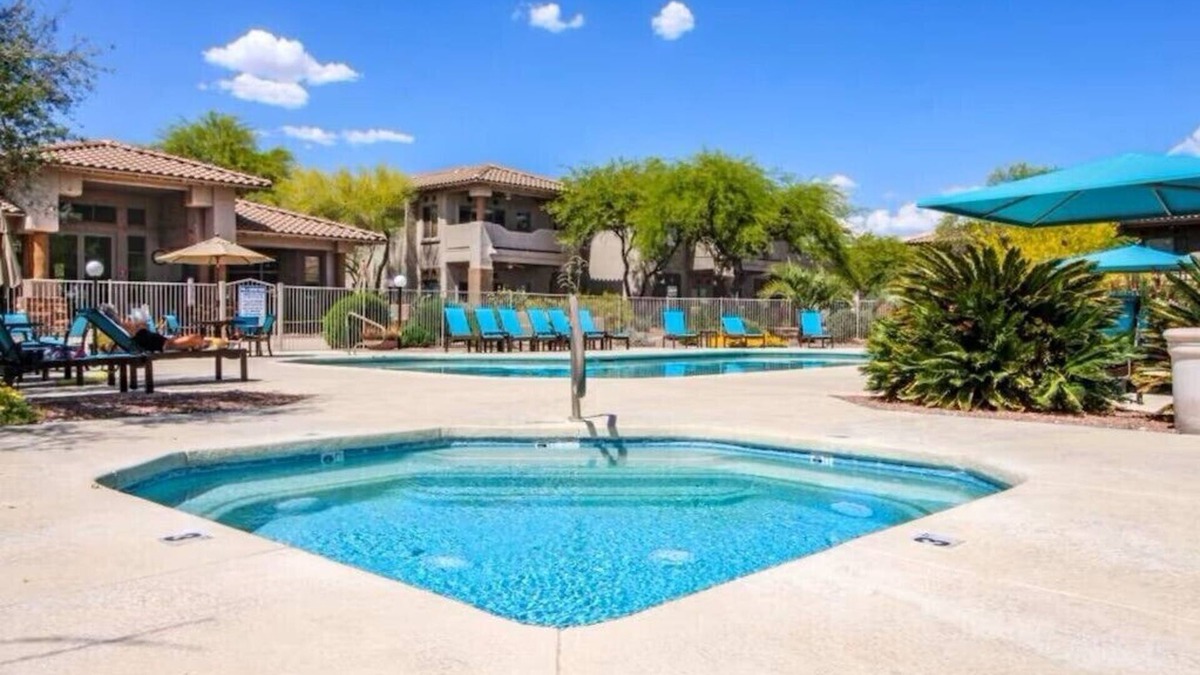 Rancho Vistoso Condo | Cozy ground level resort style condo, w/heated pool/hot tub, gym and discounts!
