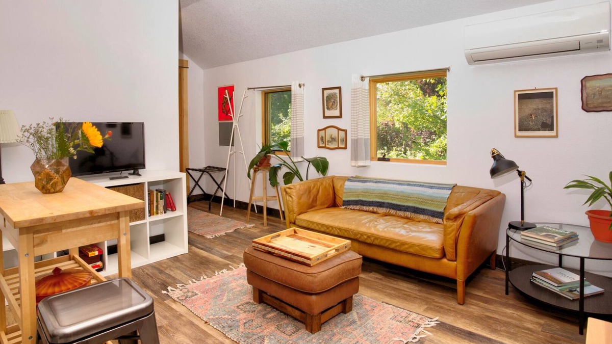 White Salmon House | Cozy Guest Home in Downtown White Salmon