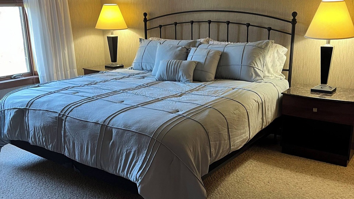 Port Matilda House | Cozy Guest House on Working Farm, 15 mins from PSU/Beaver Stadium