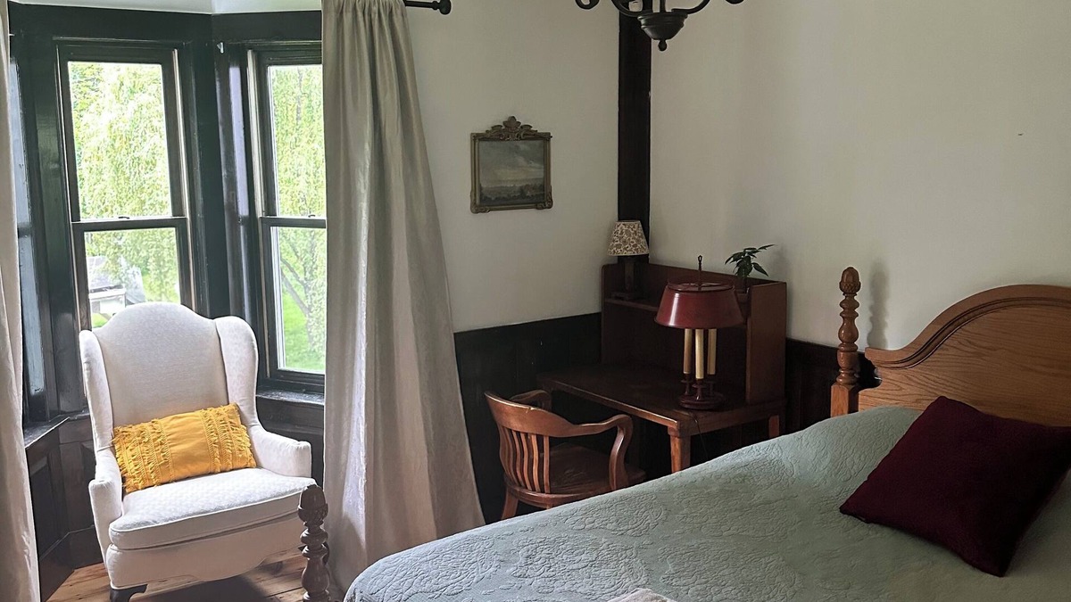 Middletown House | Cozy Guest Suite in Historic Home