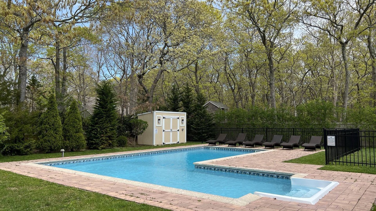 Hampton Bays House | Cozy Hamptons get away, pool, minutes from beaches, shops, restaurants and more!