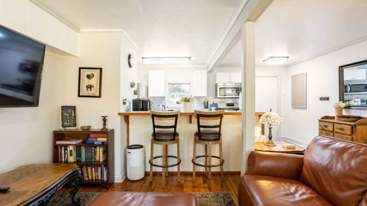 Gainesville House | Cozy Hideaway in the Duck Pond