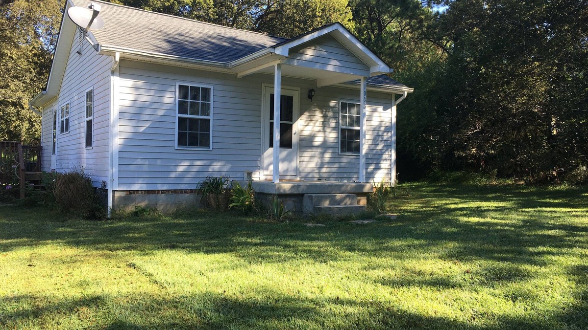 Hillsborough House | Cozy Hillsborough Bungalow