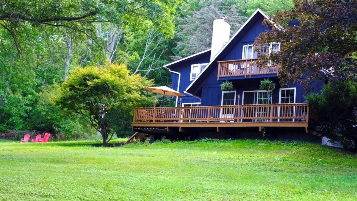 Blodgett Mills Ski Chalet | Cozy Hillside Chalet w/Large Yard and Firepit - Greek Peak/Cortland/Ithaca